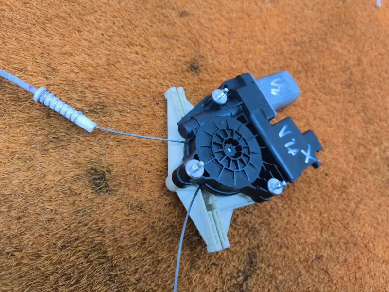 Стеклоподъемник