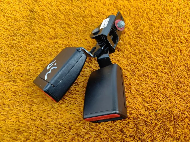 Ответная часть ремня безопасности