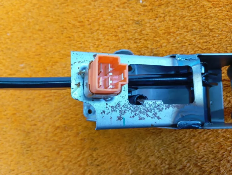 Педаль тормоза