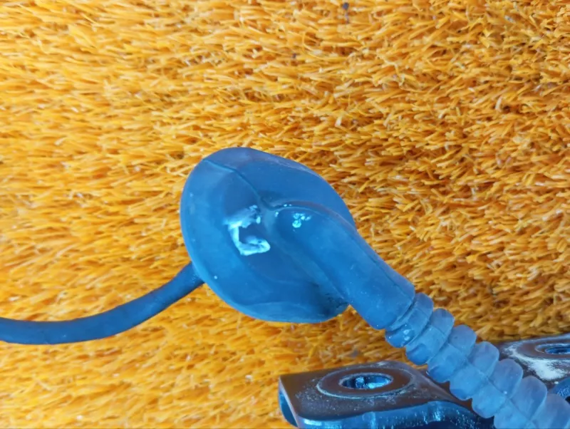 Амортизатор крышки багажника