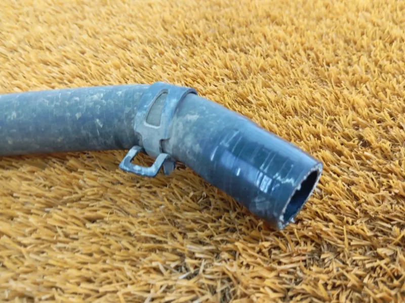 Патрубок отопителя