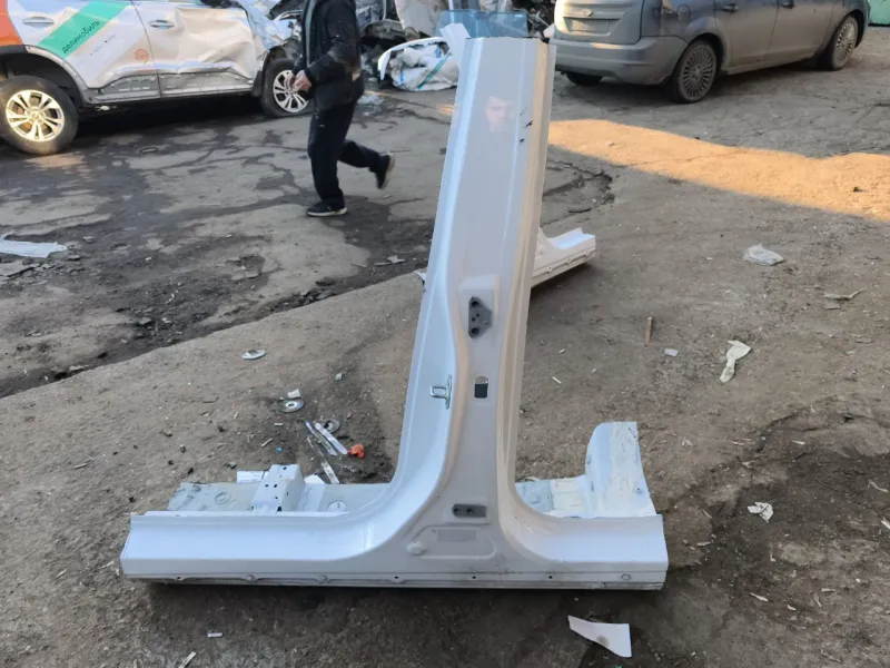 Порог с центральной стойкой