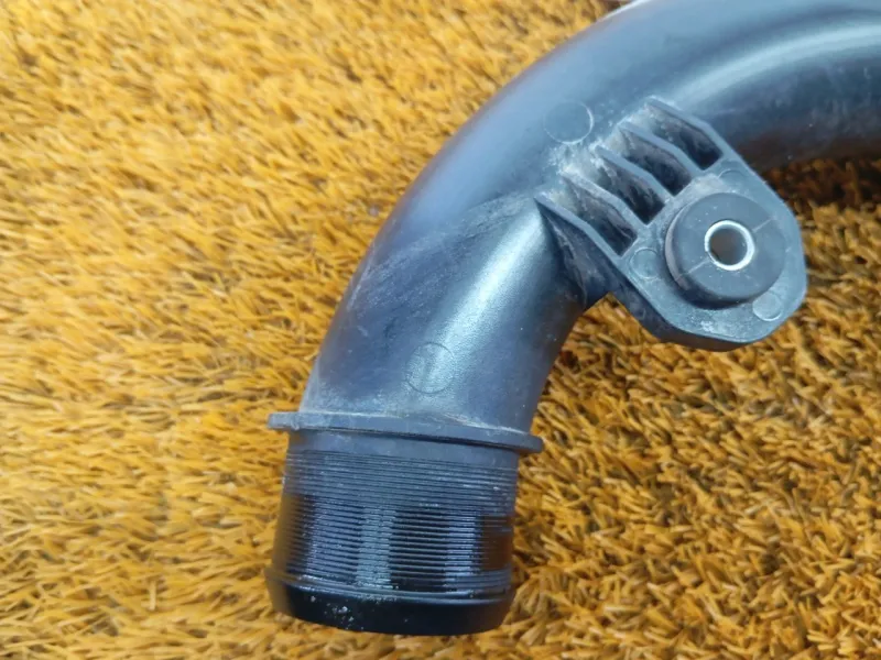 Патрубок интеркулера