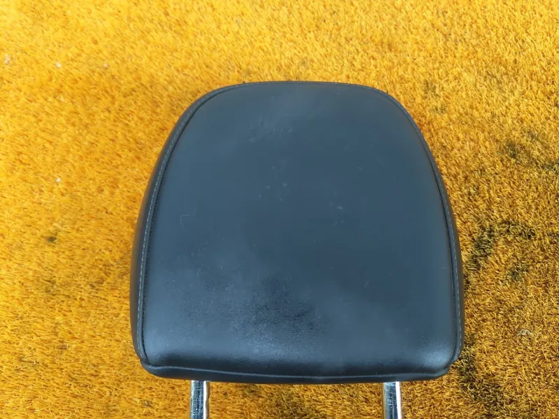 Подголовник сиденья