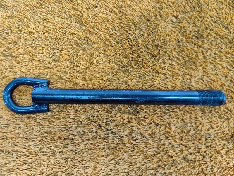 Крюк буксировочный