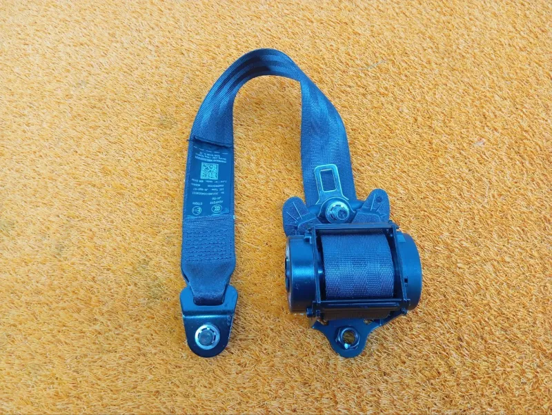 Ремень безопасности