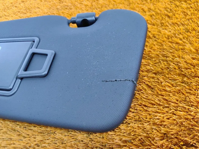 Козырек солнцезащитный