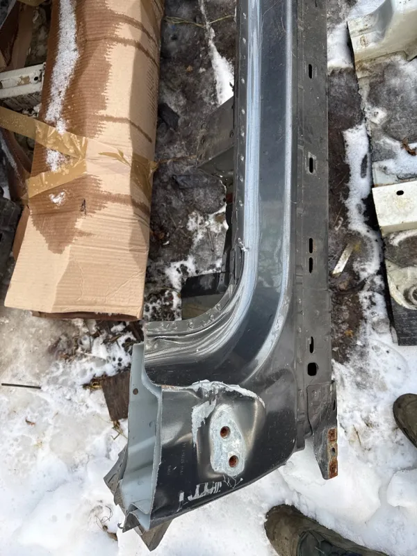 Порог с центральной стойкой