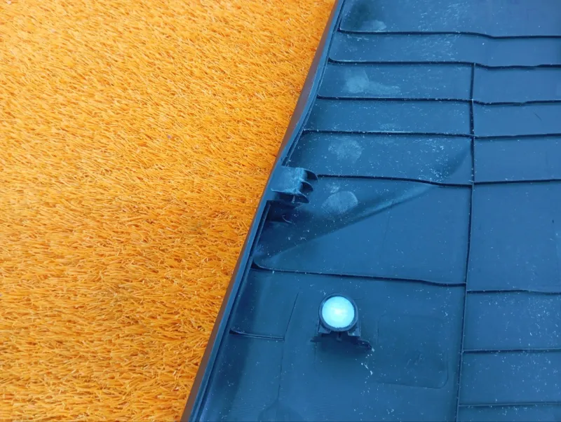 Обшивка центральной стойки