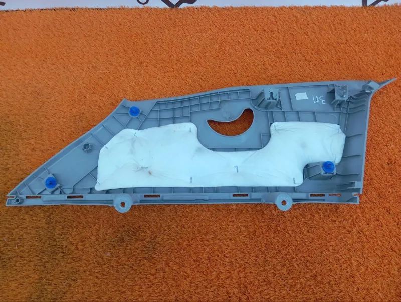 Накладка на стойку кузова