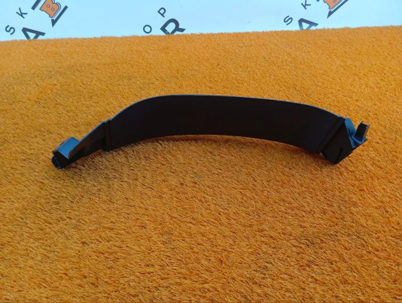 Обшивка двери багажника