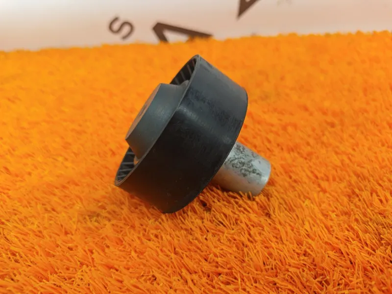 Ролик обводной навесного оборудования