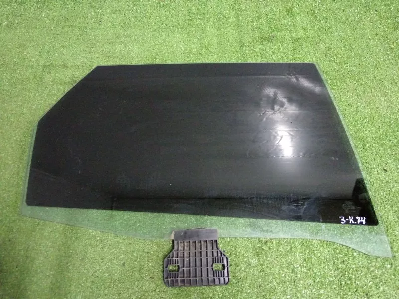 Стекло двери Audi A4 2007 8K9845206E B7, заднее правое