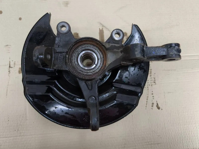 Кулак поворотный