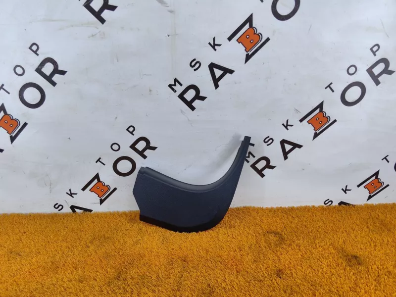 Накладка на порог салона