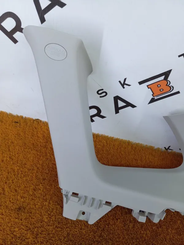 Накладка на стойку кузова