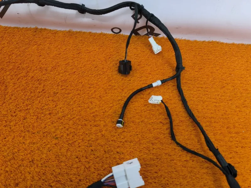 Электропроводка крышки багажника