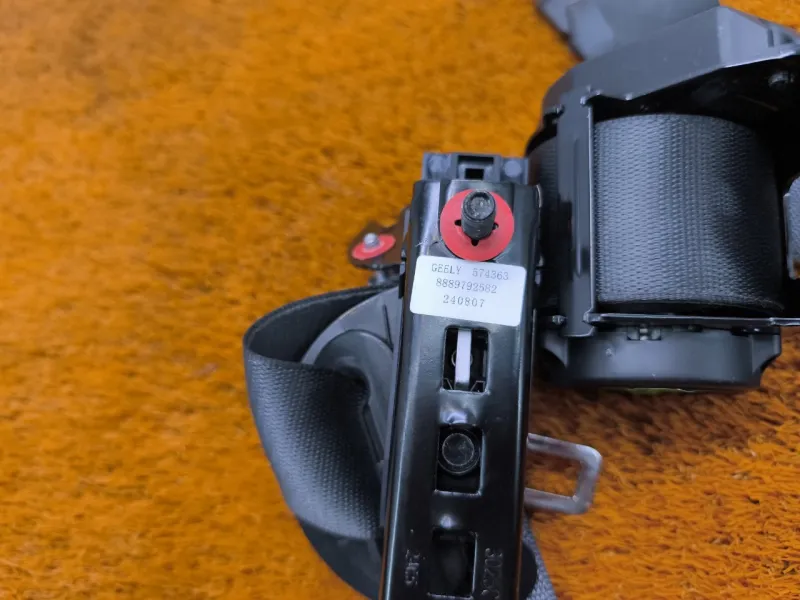 Ремень безопасности