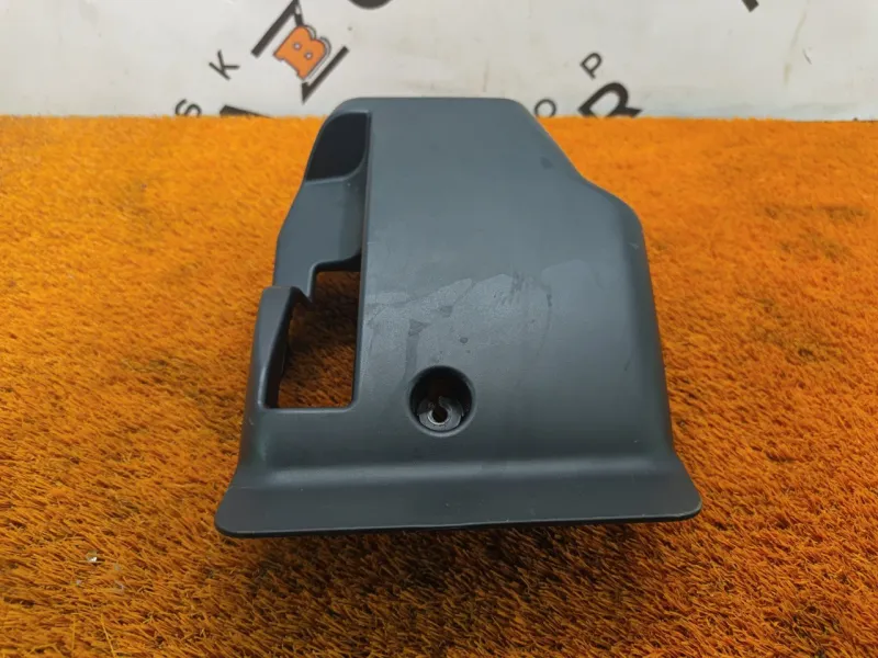 Кожух рулевой колонки