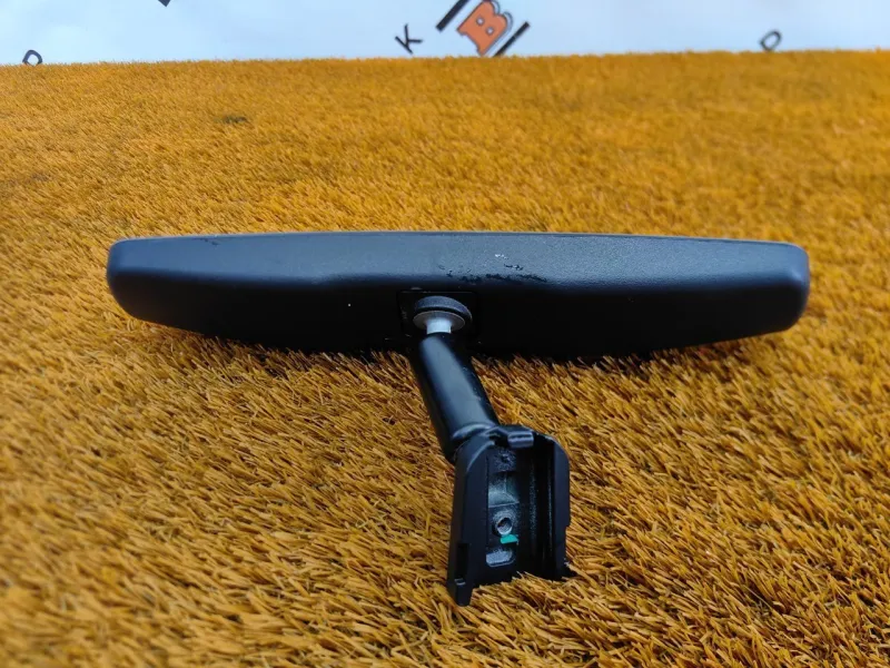 Зеркало заднего вида