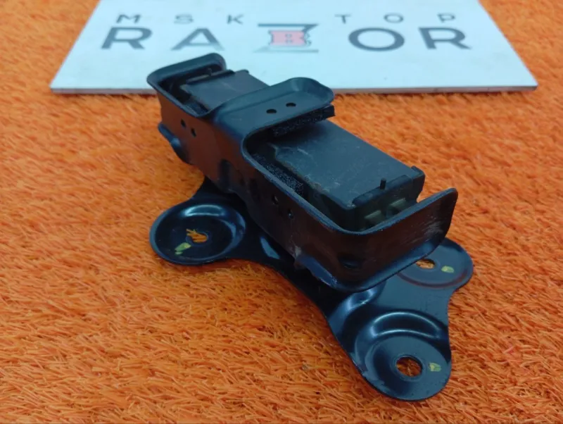 Демпфер крышки багажника