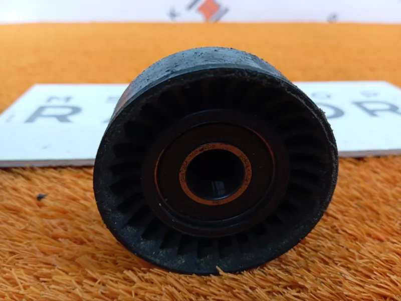 Ролик обводной навесного оборудования