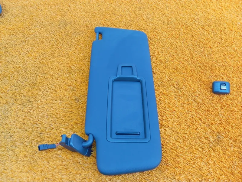 Козырек солнцезащитный