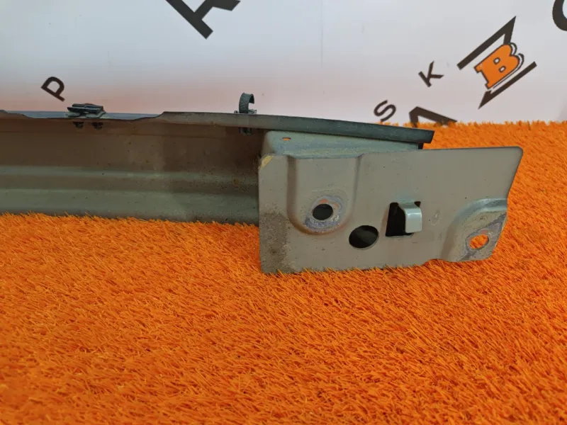 Усилитель бампера