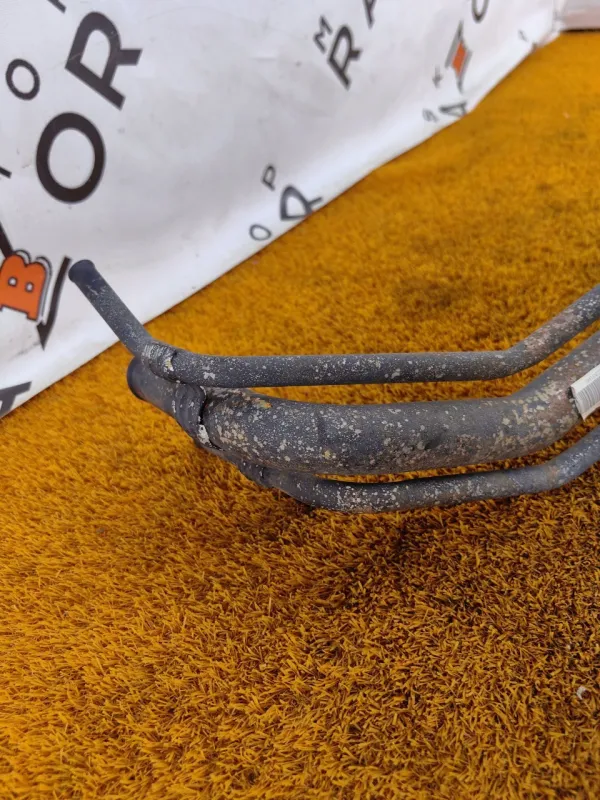 Горловина топливного бака