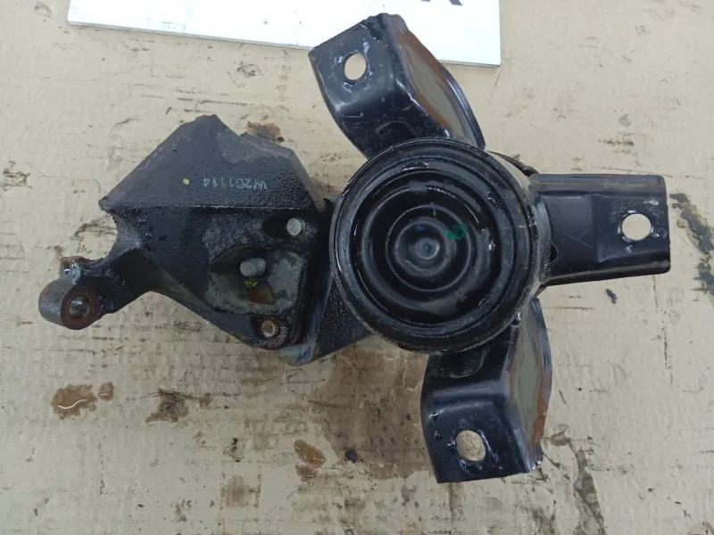 Подушка двигателя