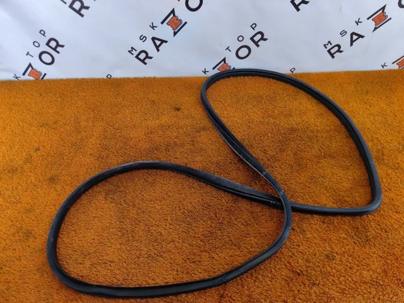 Уплотнитель проема двери