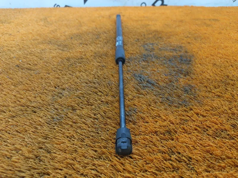 Амортизатор багажника