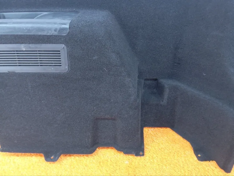 Обшивка багажника