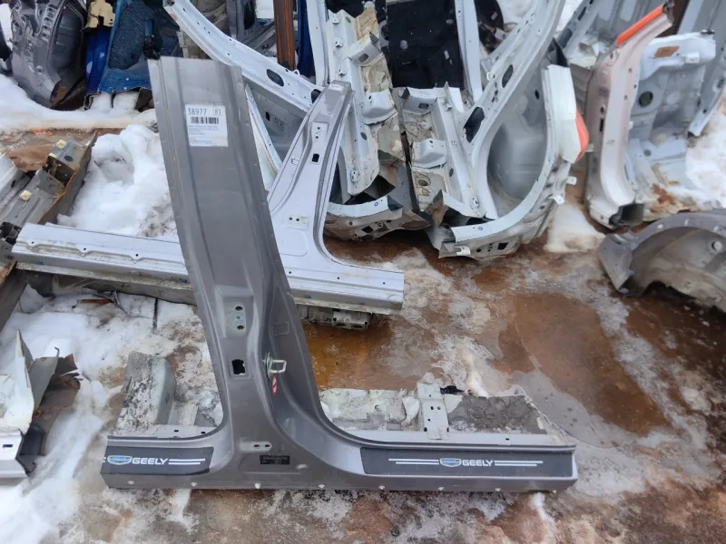 Порог с центральной стойкой