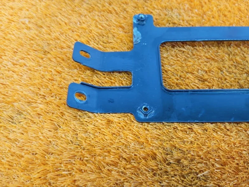 Кронштейн блока управления двигателем