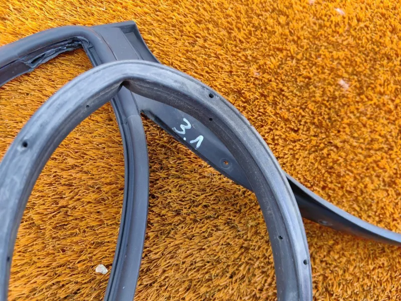 Уплотнитель двери