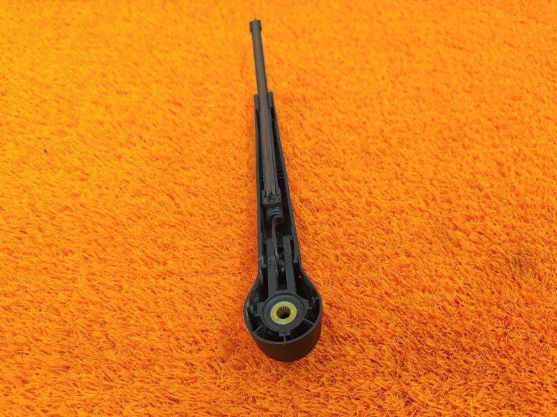 поводок стеклоочистителя