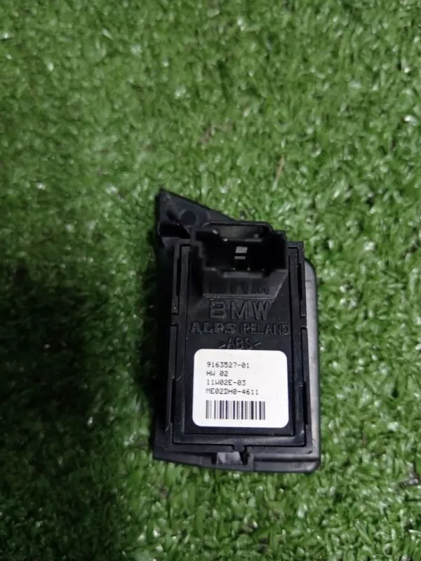 Кнопка стеклоподъемника