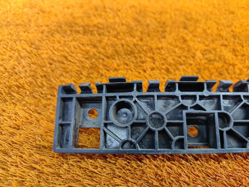 Крепление бампера