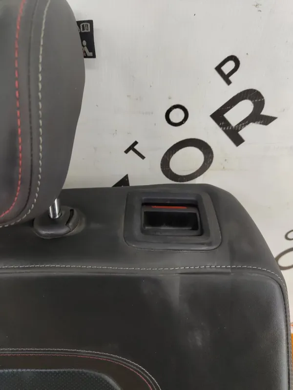 Спинка сиденья