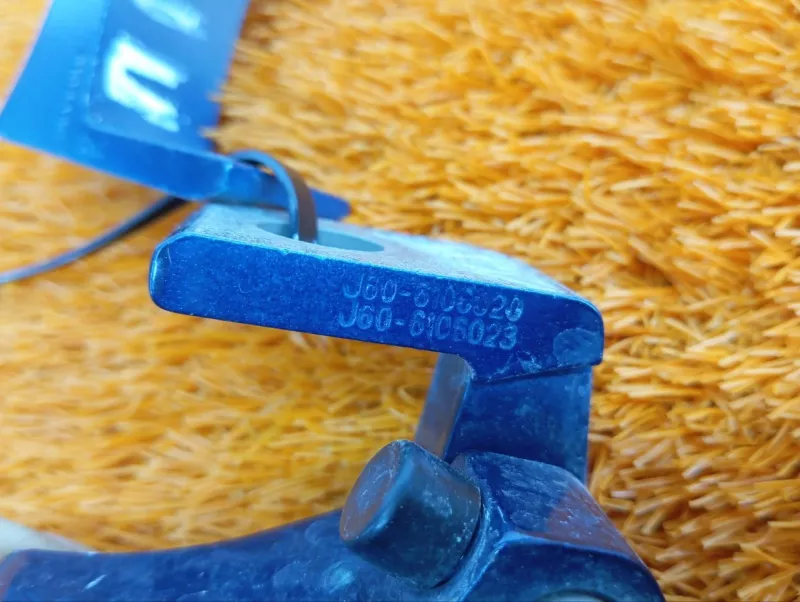 Петля двери