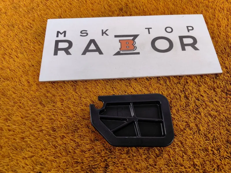 Накладка крепления зеркала