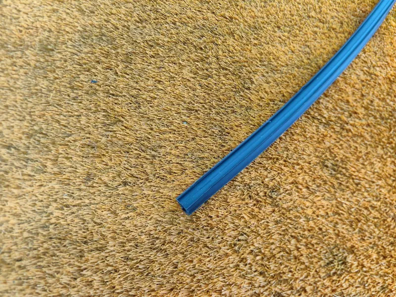 Уплотнитель стекла двери