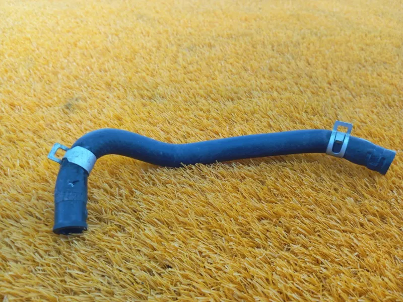 Патрубок радиатора