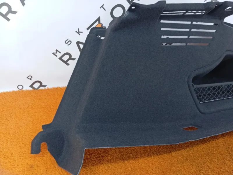 Обшивка багажника