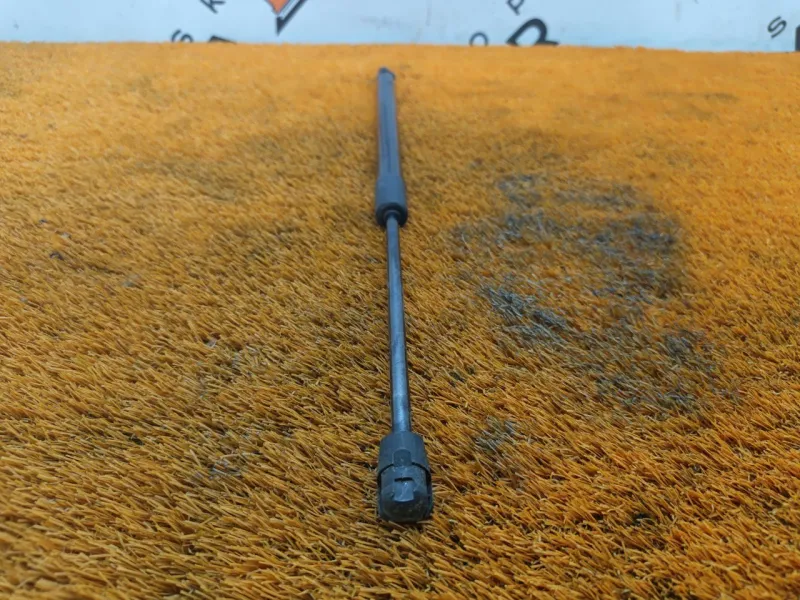 Амортизатор багажника