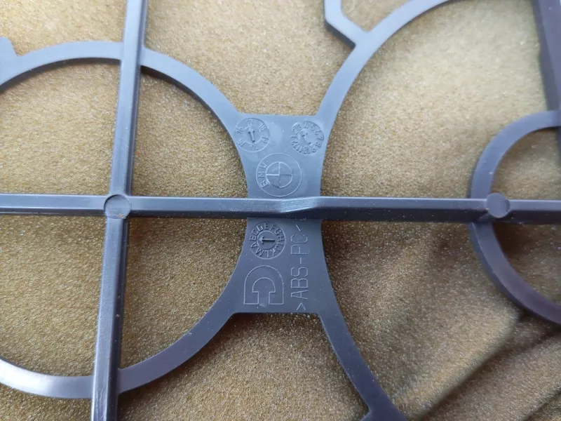 Крышка динамика