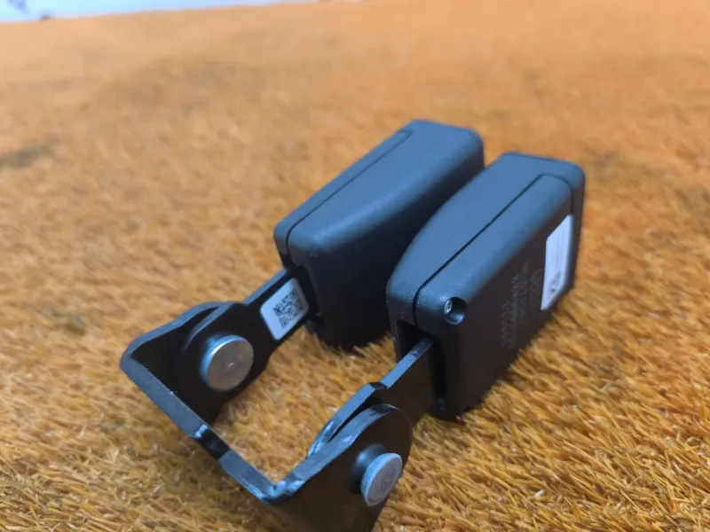 Ответная часть ремня безопасности