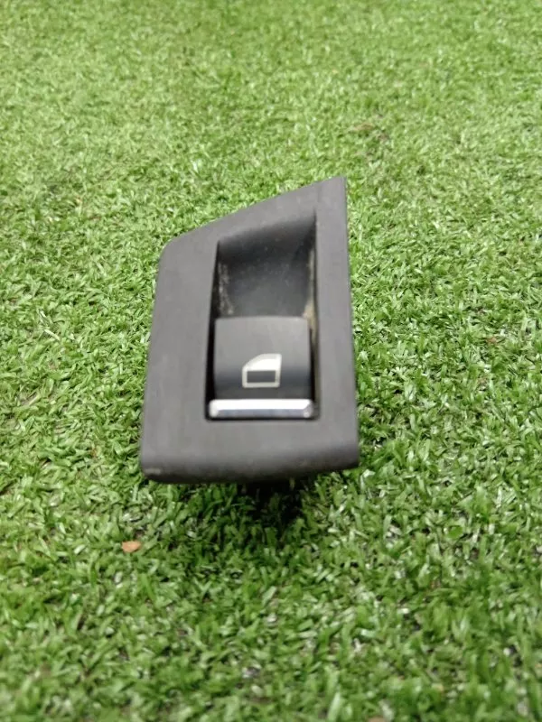 Кнопка стеклоподъемника