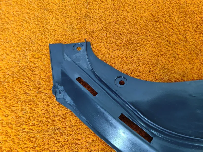 Накладка замка капота